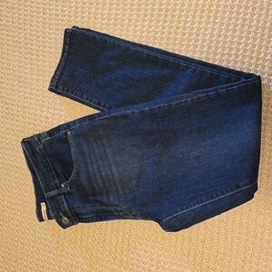 Classic Levi Mid Rise Skinny Jeans